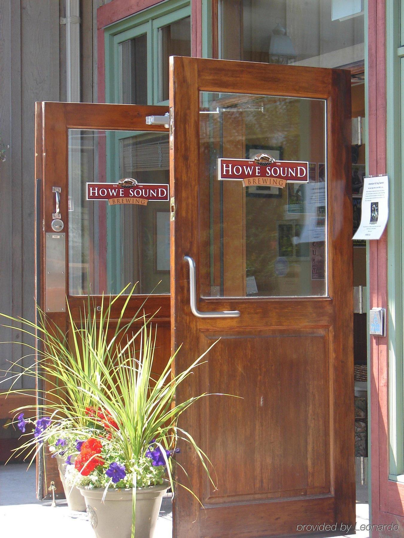 Howe Sound Inn & Brewing Company Squamish Exteriör bild